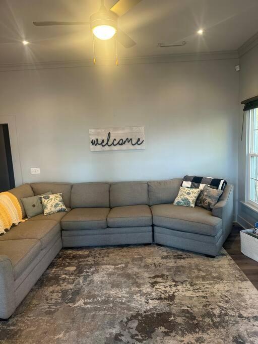 Local With A Side Of Cozy Apartment Enterprise Exterior photo